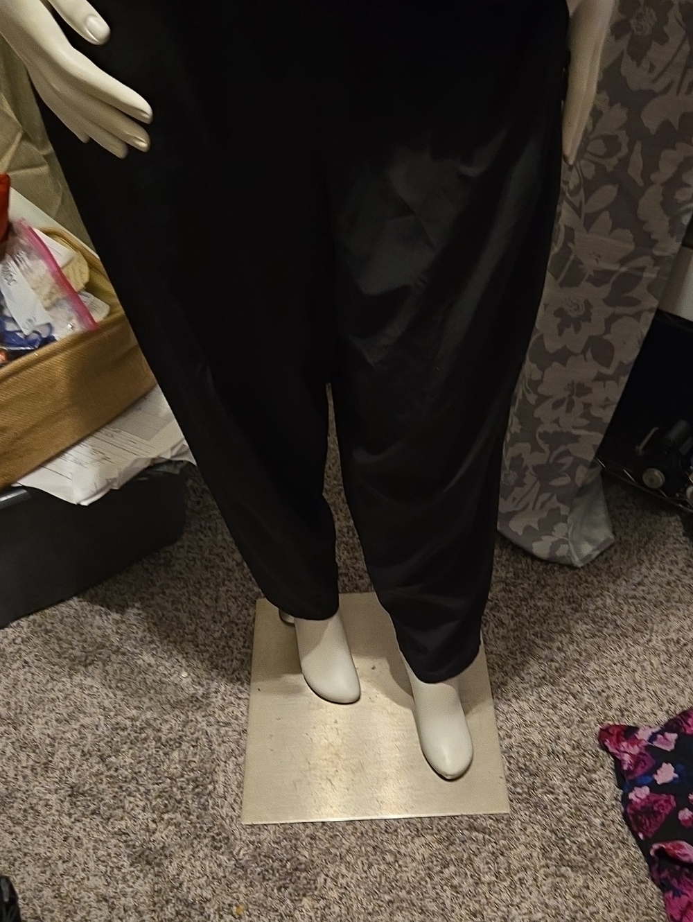 Source Unknown Black Satin Straight-Leg Women's Pants